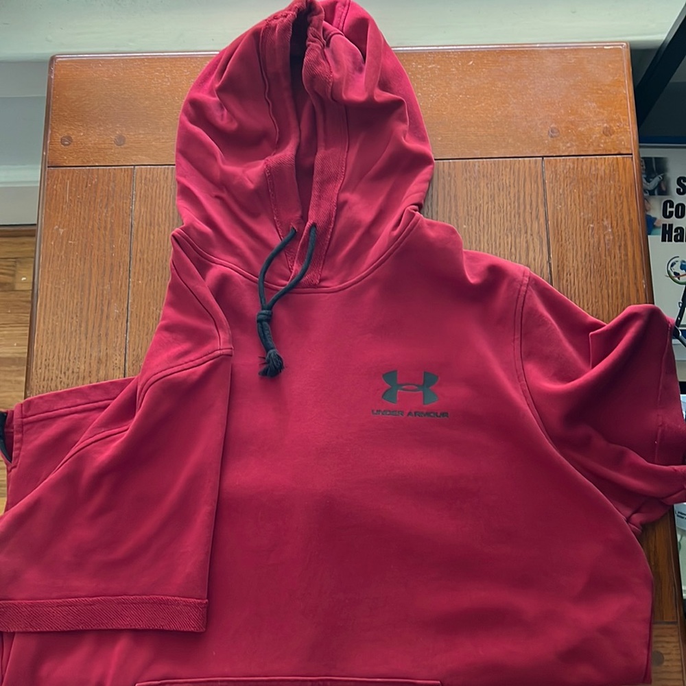 UA XL short sleeve workout hoodie loose fit